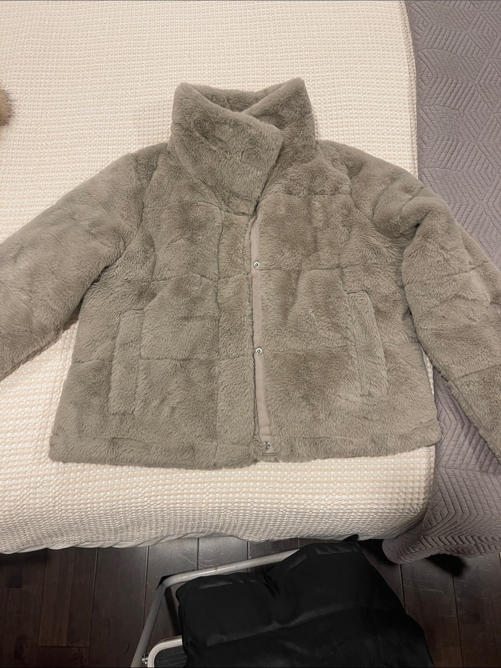 Abercrombie & Fitch Plush Teddy Jacket - Light Gray